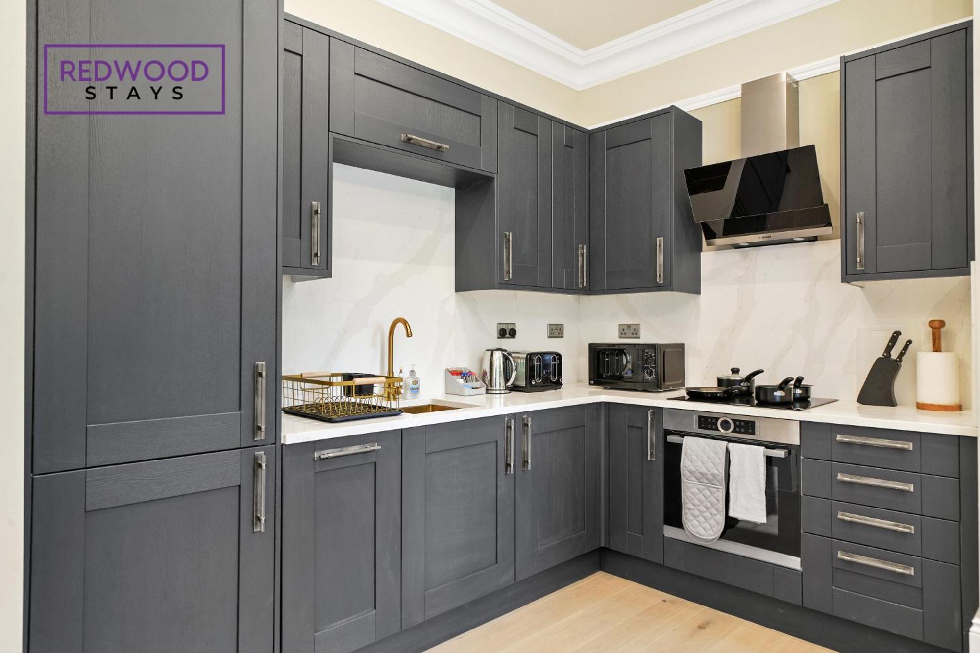 Top Quality 2 Bed 1 Bath Apartments For Contractors By Redwood Stays レディング エクステリア 写真
