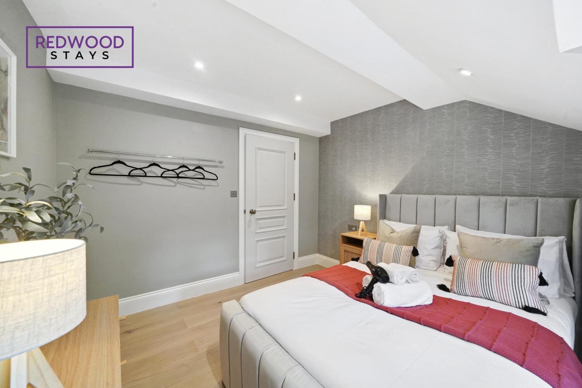 Top Quality 2 Bed 1 Bath Apartments For Contractors By Redwood Stays レディング エクステリア 写真