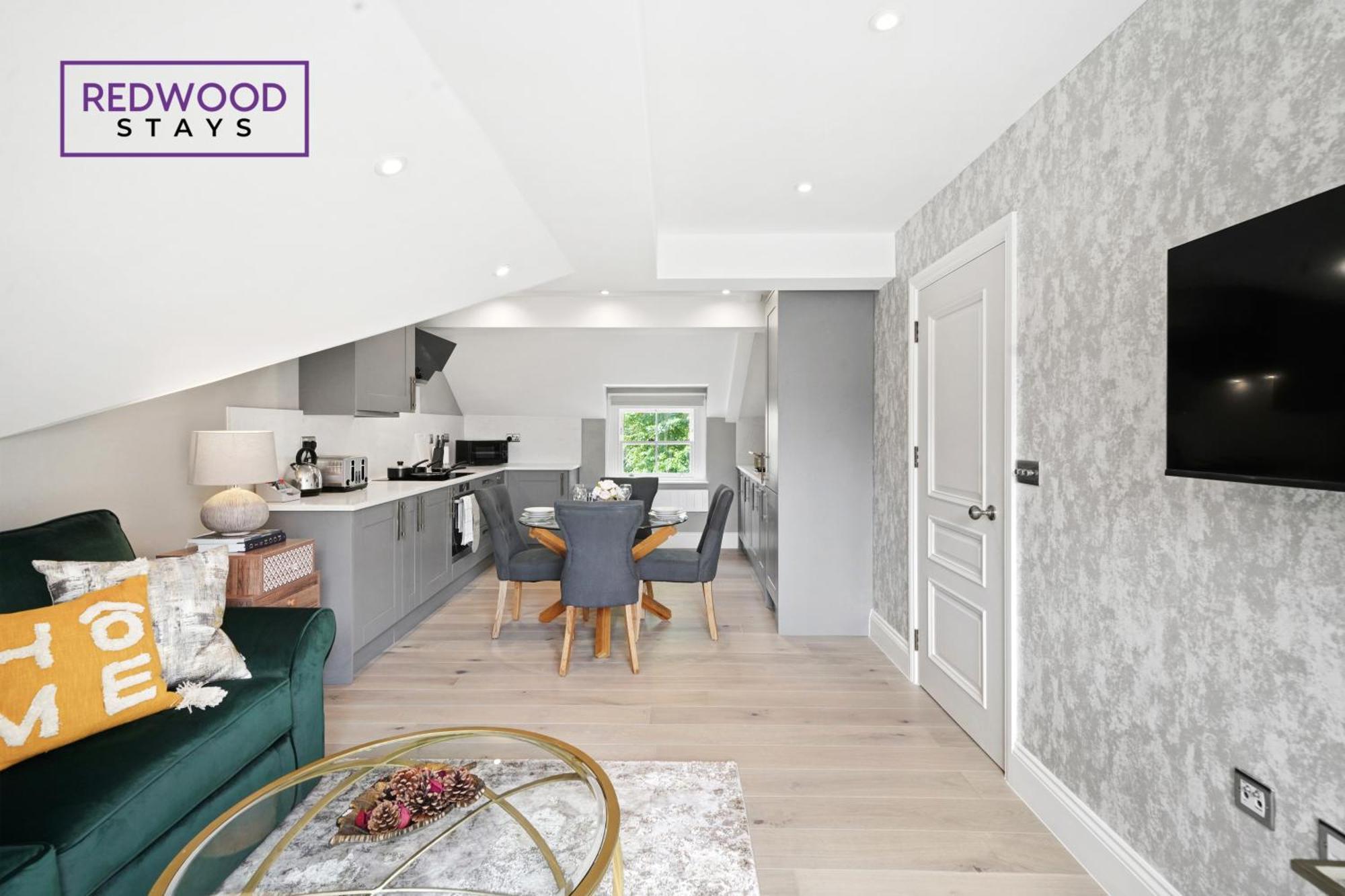 Top Quality 2 Bed 1 Bath Apartments For Contractors By Redwood Stays レディング エクステリア 写真