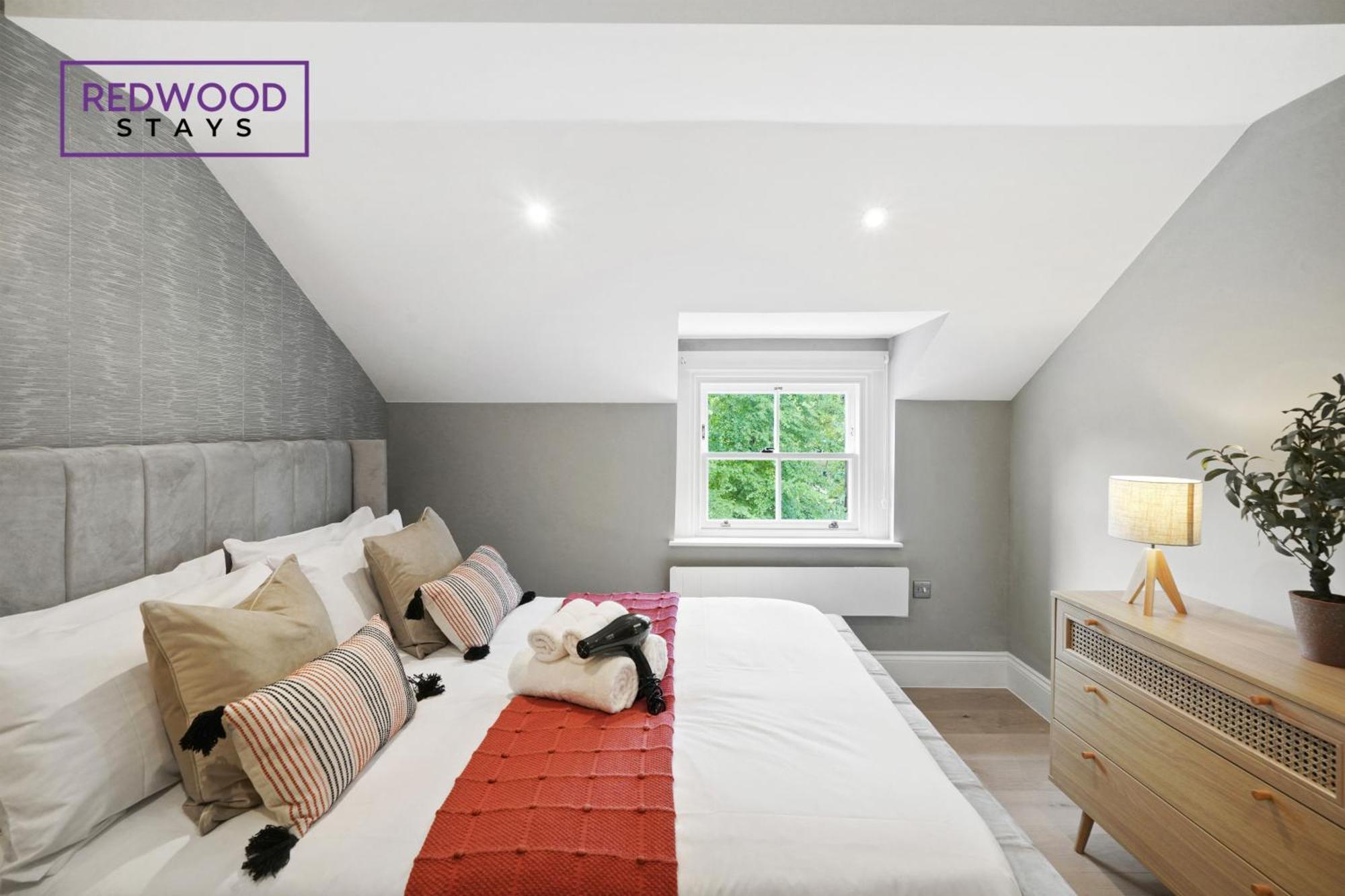 Top Quality 2 Bed 1 Bath Apartments For Contractors By Redwood Stays レディング エクステリア 写真