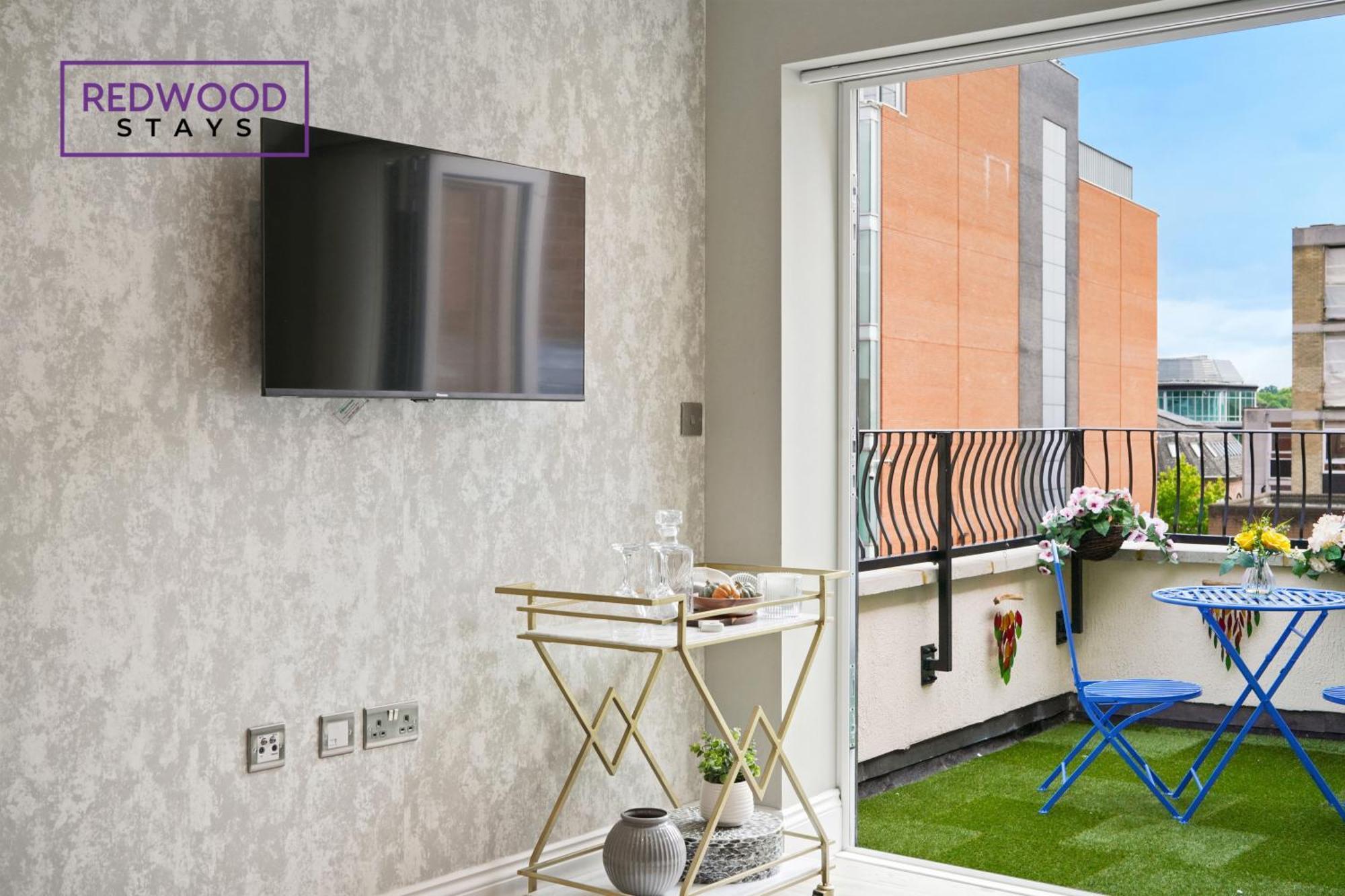 Top Quality 2 Bed 1 Bath Apartments For Contractors By Redwood Stays レディング エクステリア 写真