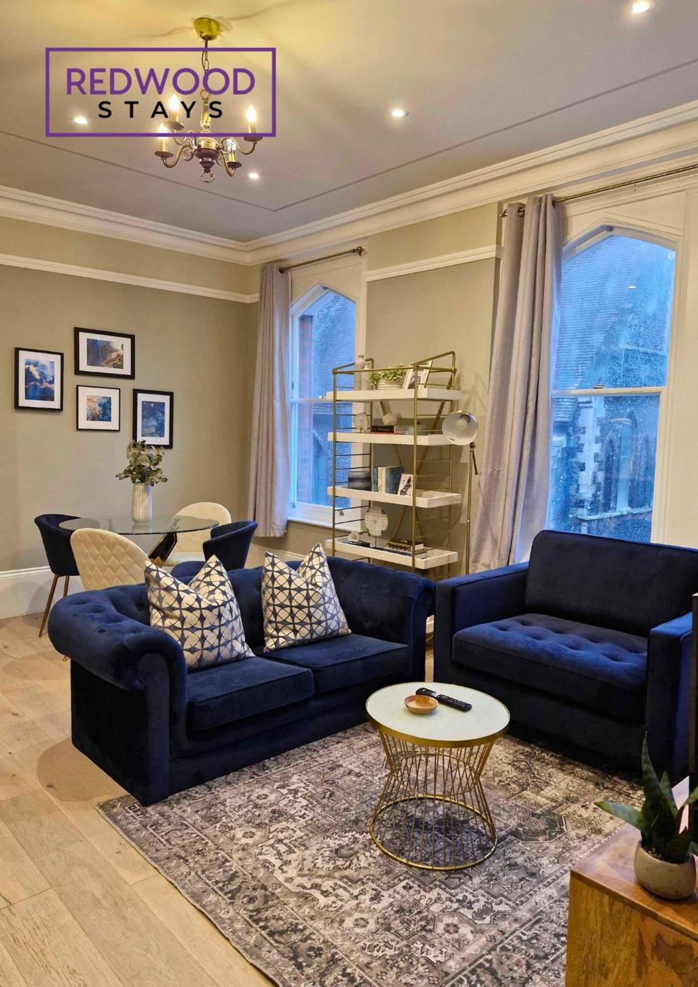 Top Quality 2 Bed 1 Bath Apartments For Contractors By Redwood Stays レディング エクステリア 写真