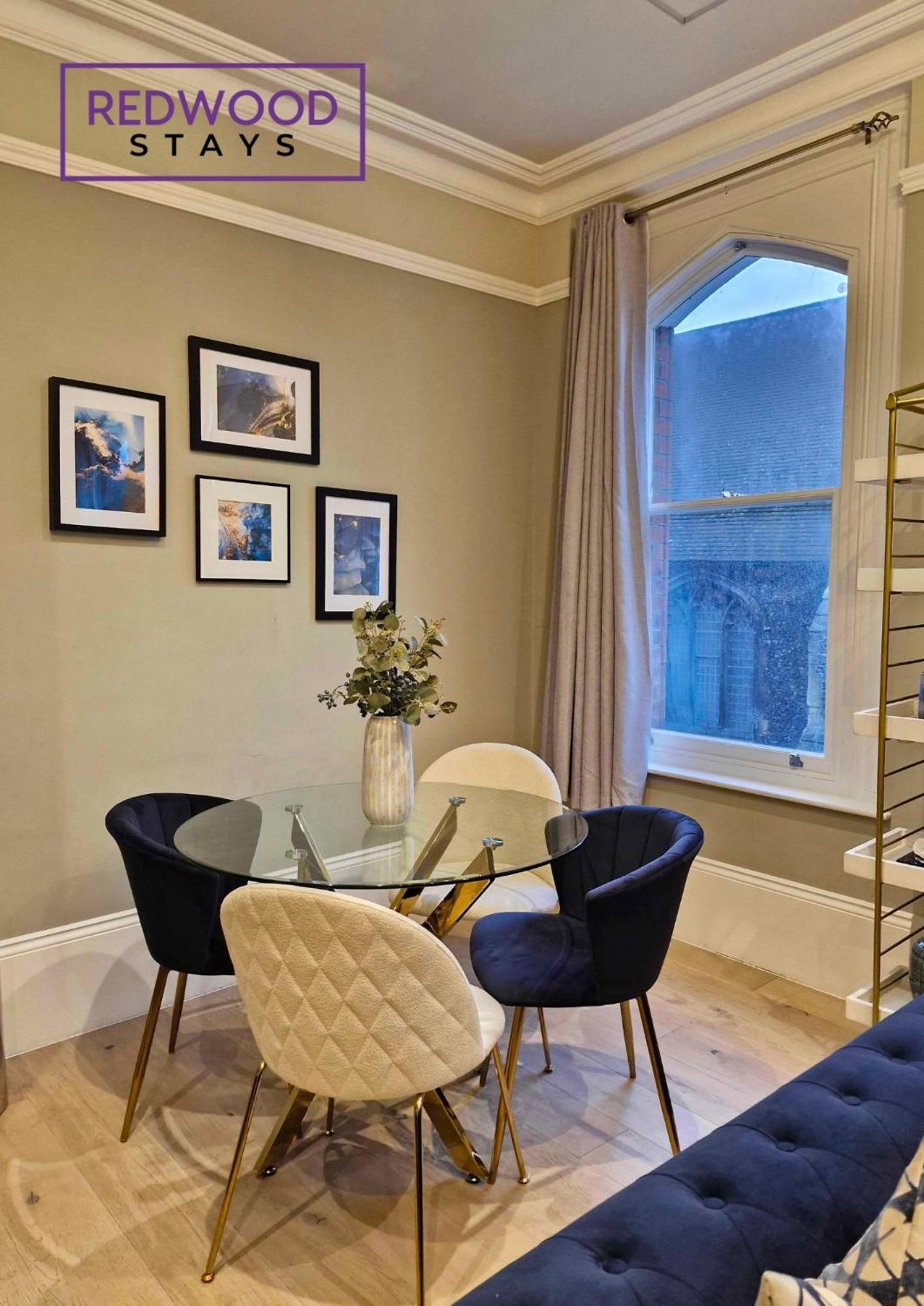 Top Quality 2 Bed 1 Bath Apartments For Contractors By Redwood Stays レディング エクステリア 写真